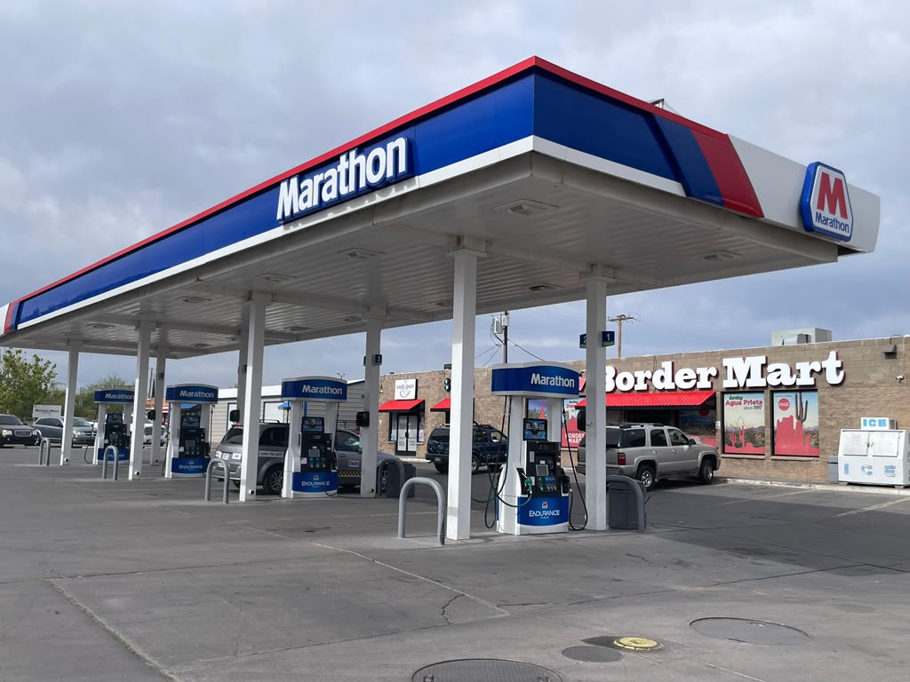 Border Mart Marathon exterior